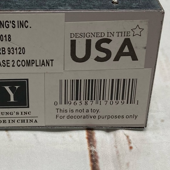 Young’s INC. Plant Smiles Grow Laughter Harvest Love Pig Sign Gray & White - Picture 10 of 10